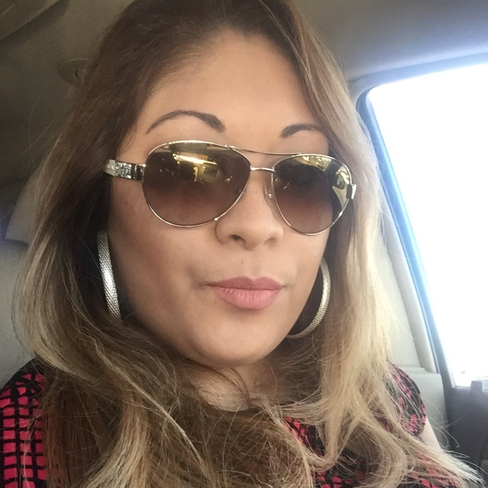 Meet your Posher, Yvonne